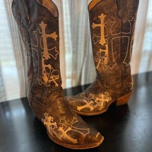 Circle G Cross embroidered Cowgirl boots